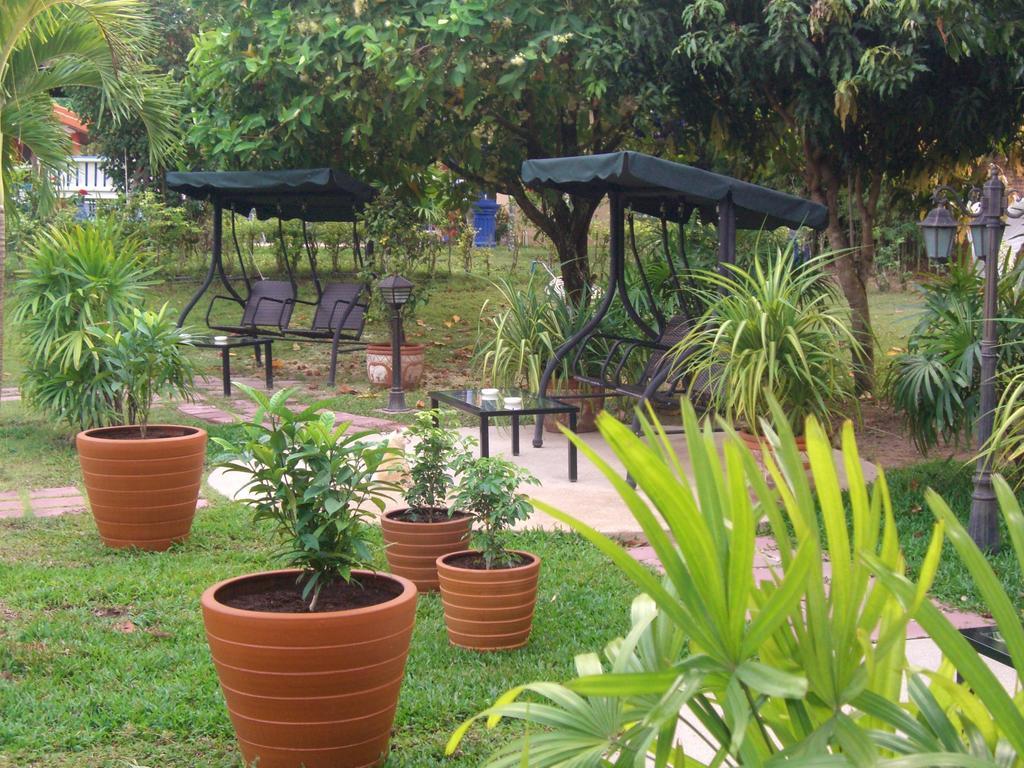 Pictory Garden Resort Сатахип Екстериор снимка