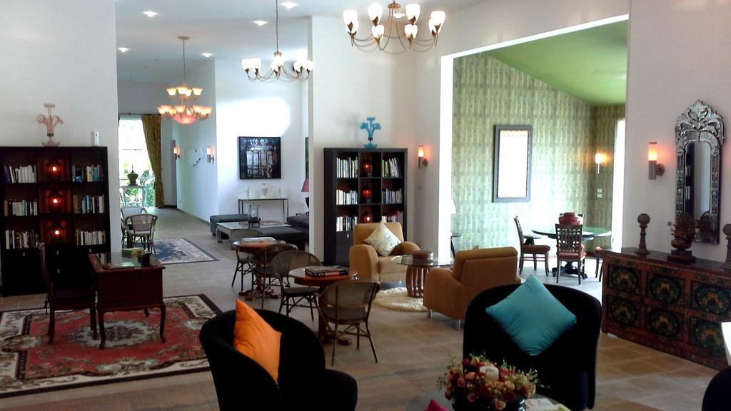 Pictory Garden Resort Сатахип Екстериор снимка