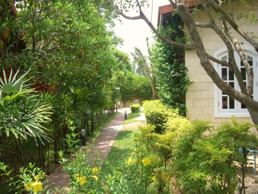 Pictory Garden Resort Сатахип Екстериор снимка