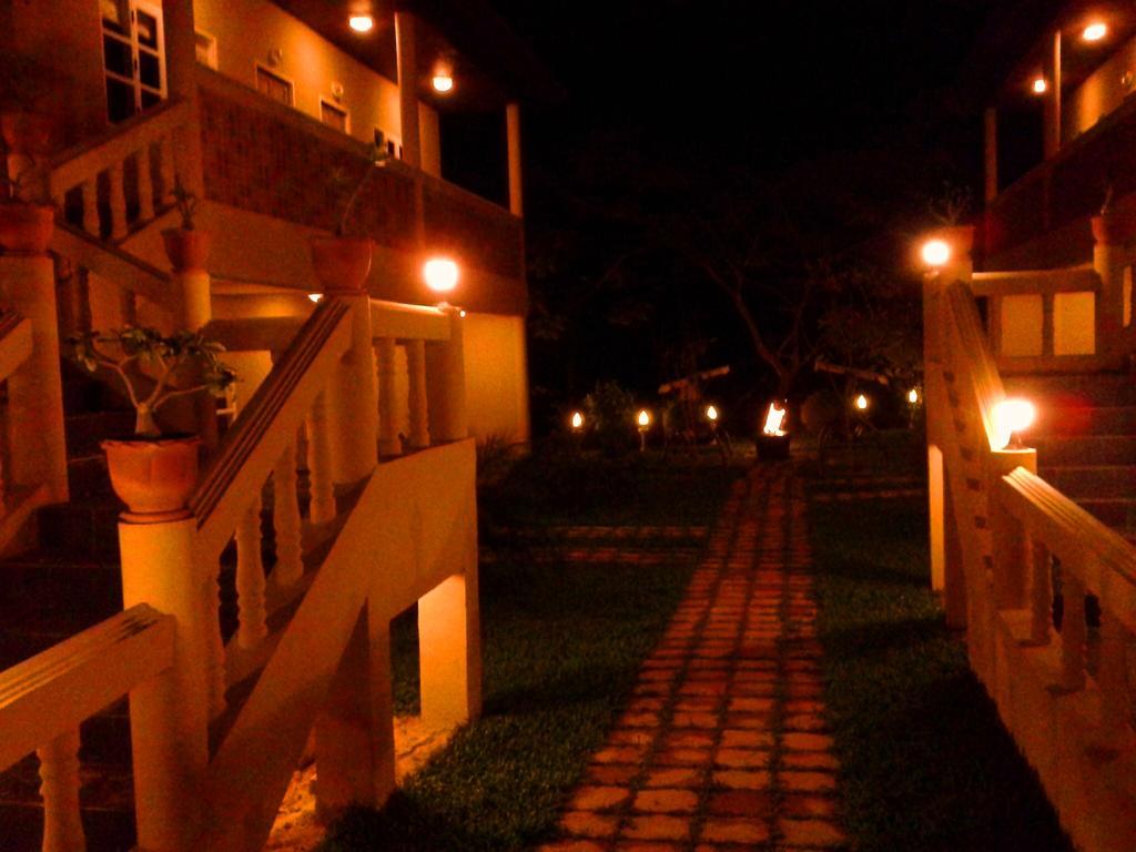 Pictory Garden Resort Сатахип Екстериор снимка