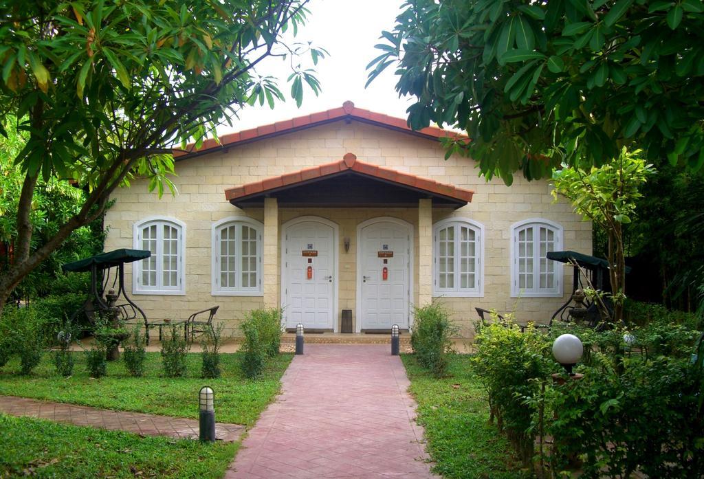Pictory Garden Resort Сатахип Екстериор снимка