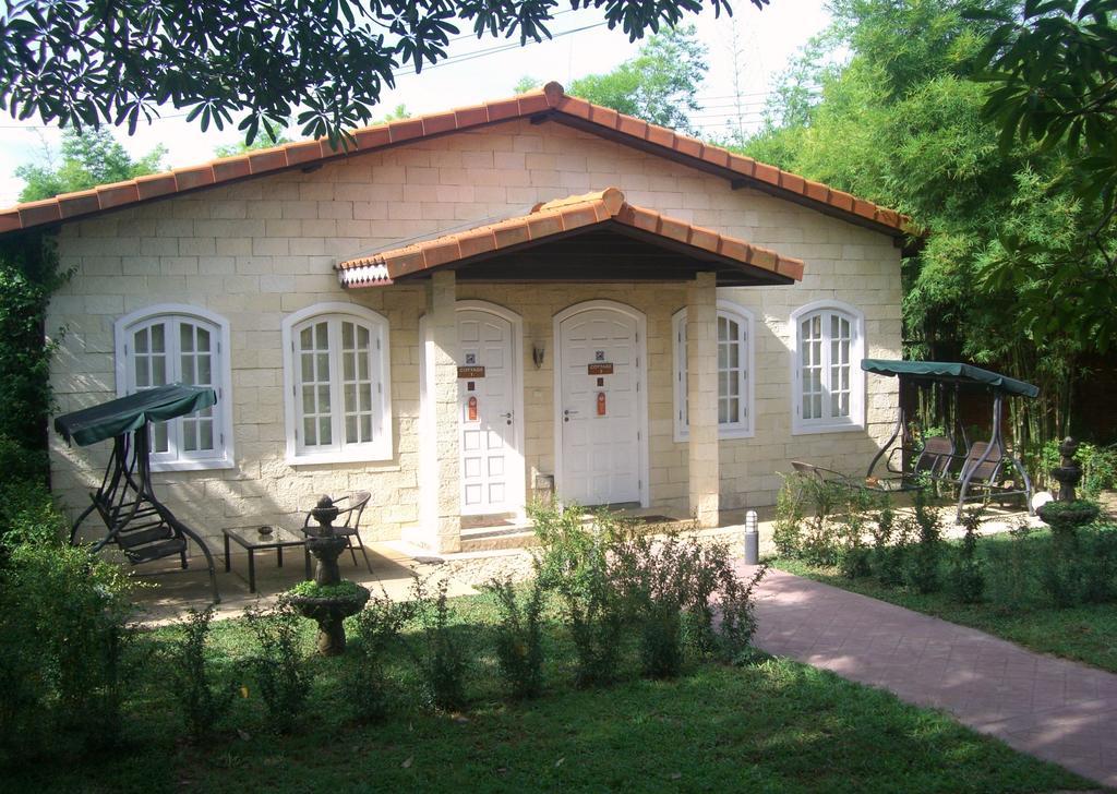 Pictory Garden Resort Сатахип Екстериор снимка