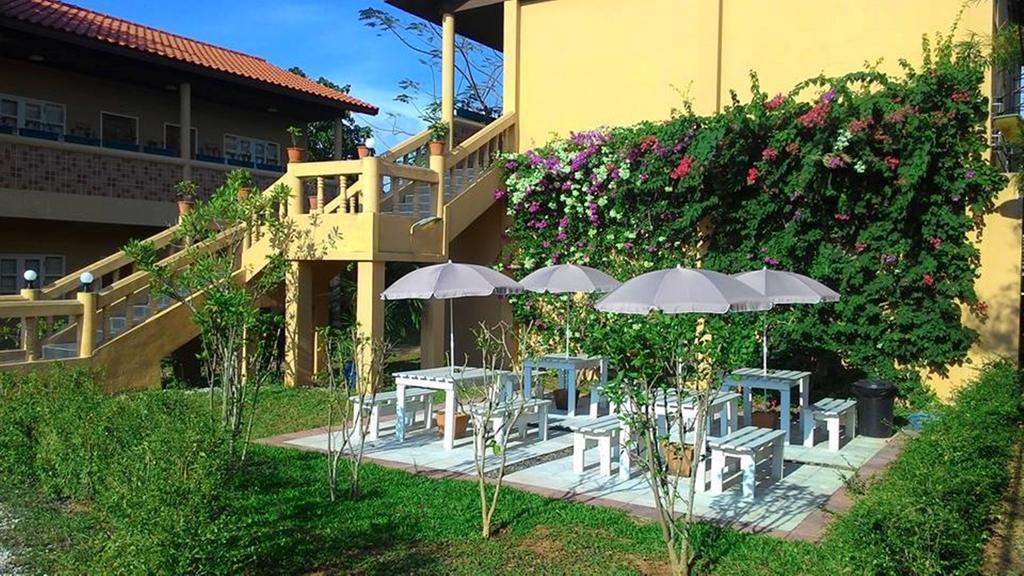 Pictory Garden Resort Сатахип Екстериор снимка