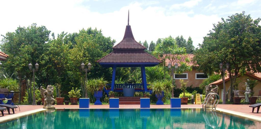 Pictory Garden Resort Сатахип Екстериор снимка